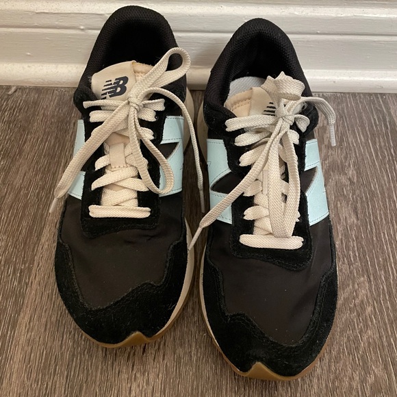 New Balance Black and Light Blue Women's Sneakers - Picture 2 of 7